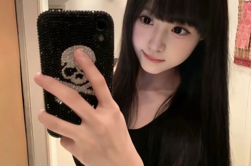 优思益塌房始末：明星集体道歉背后假洋牌与代工厂的真相